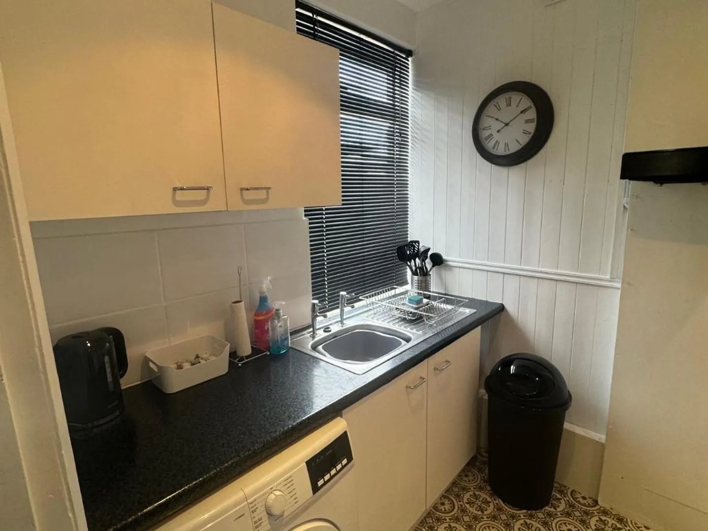 Simonside Apartment - 3 Bedrooms Newcastle Upon Tyne 0*,
